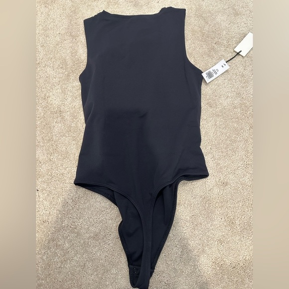 Babaton Contour Muscle Bodysuit Medium NWT - Picture 4 of 4